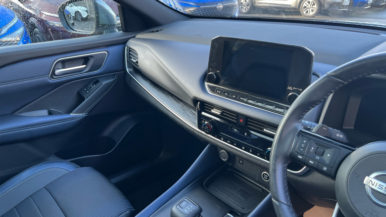 Nissan Qashqai 1.3 DiG-T MH 158 Tekna 5dr 4WD Xtronic Petrol Hatchback